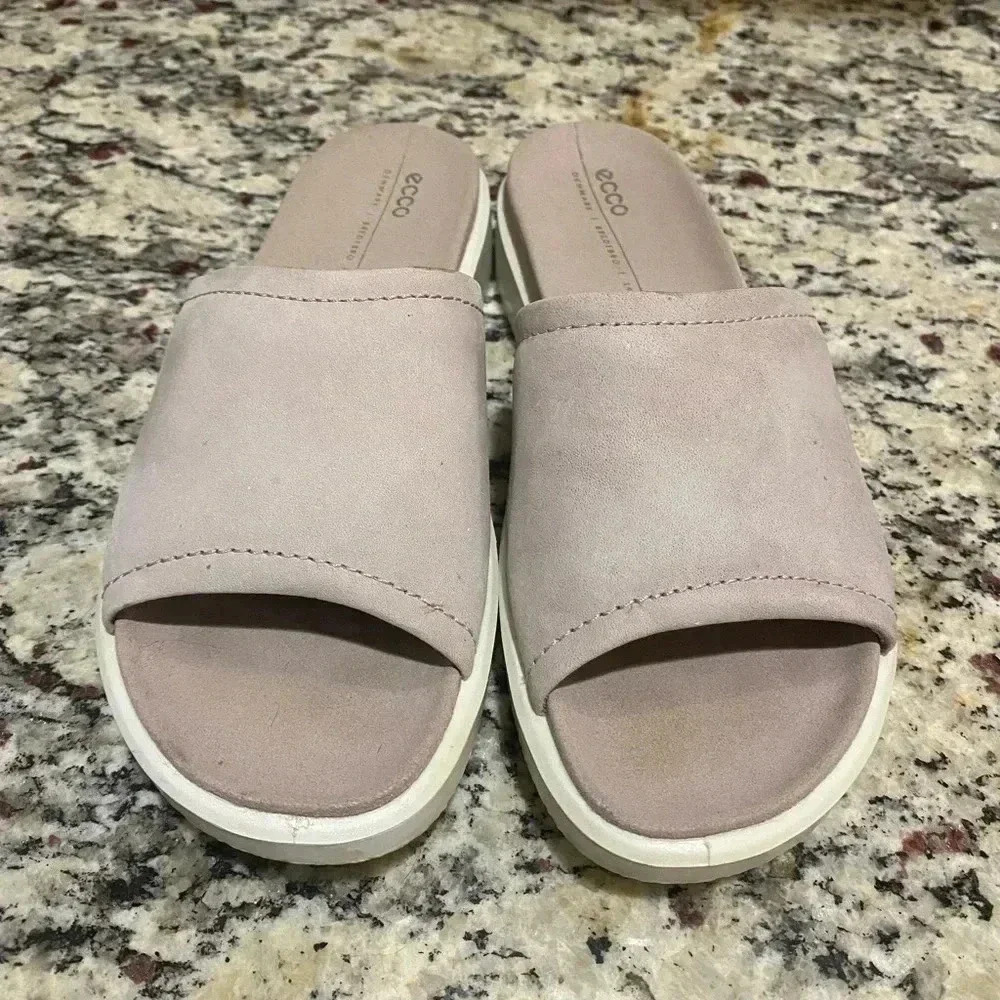 Ecco Yuma slides